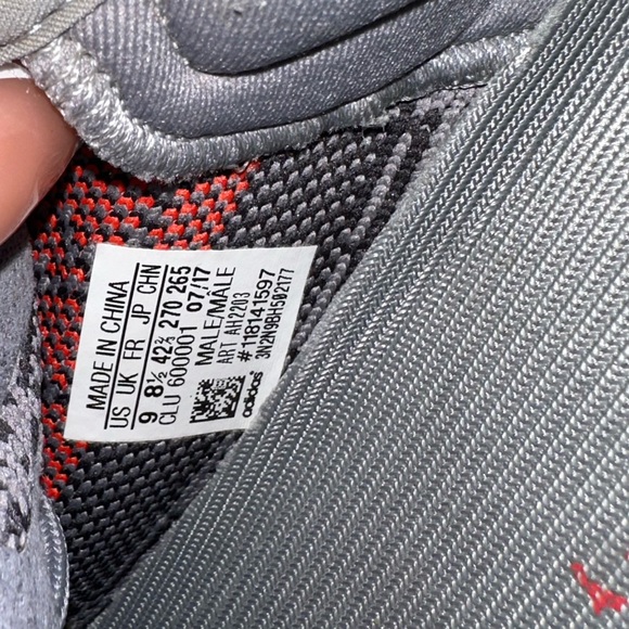 Yeezy Boost 350 V2 'Beluga 2.0' - Picture 5 of 7